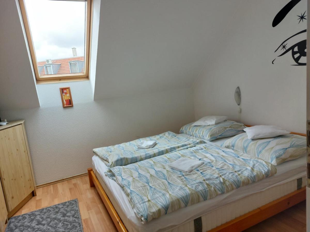 Apartmancentrum Gyula Esterno foto