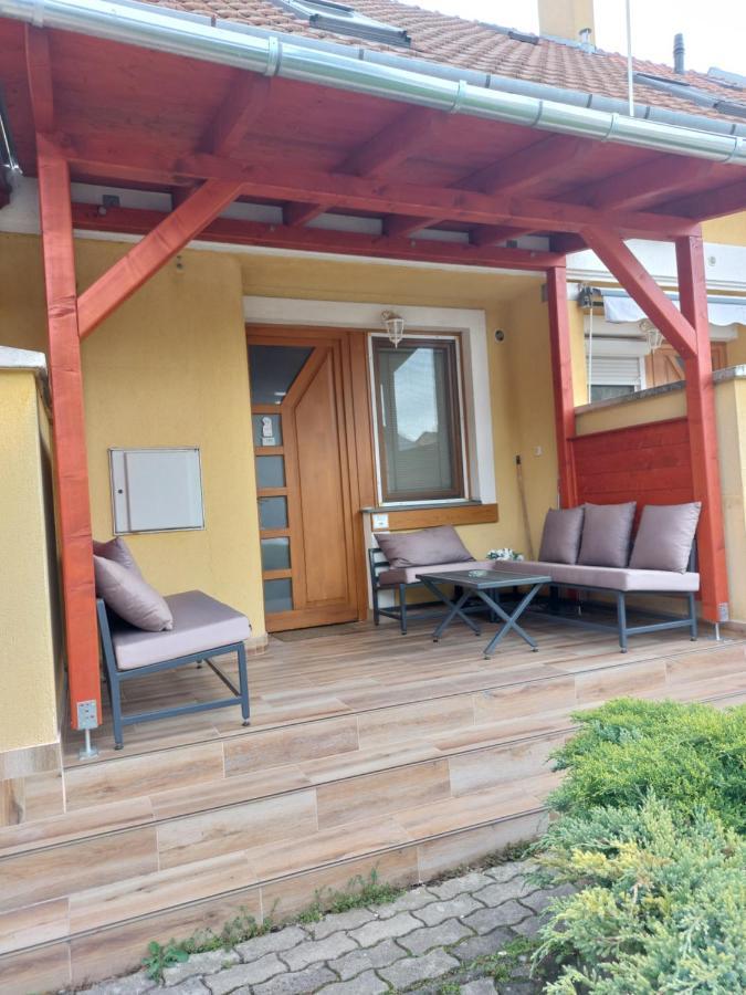 Apartmancentrum Gyula Esterno foto