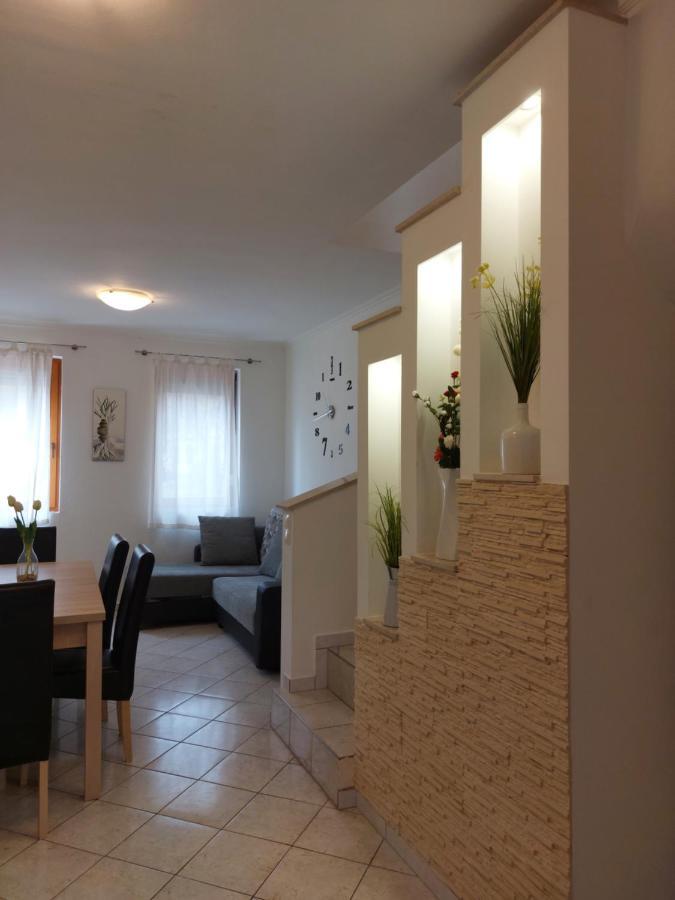Apartmancentrum Gyula Esterno foto