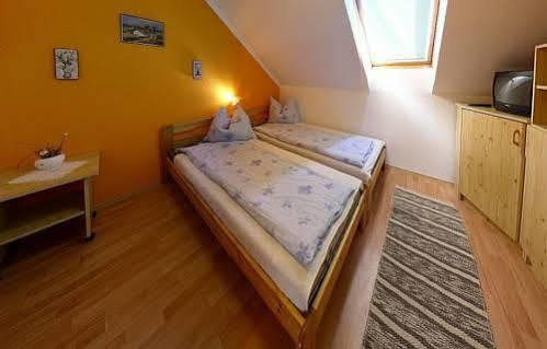 Apartmancentrum Gyula Esterno foto